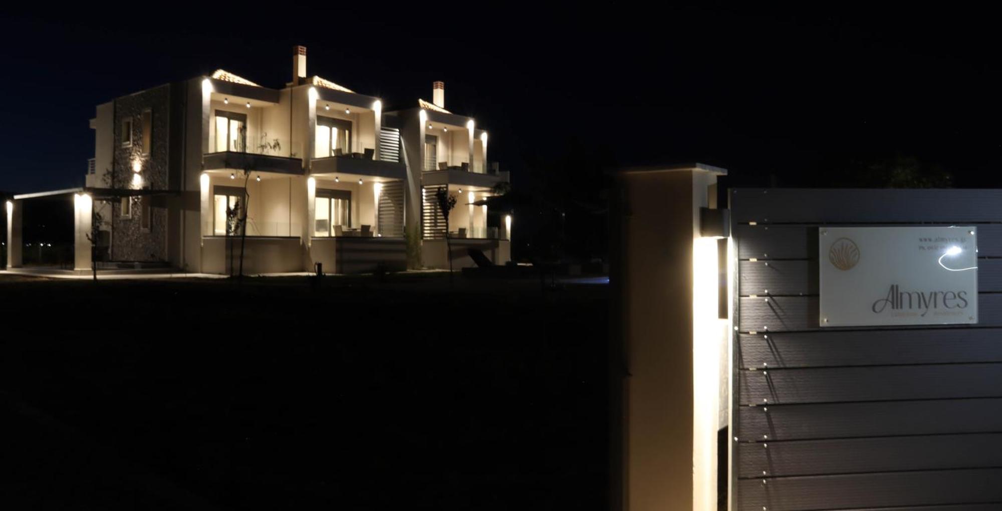 Almyres Luxurious Residences Míloi Extérieur photo