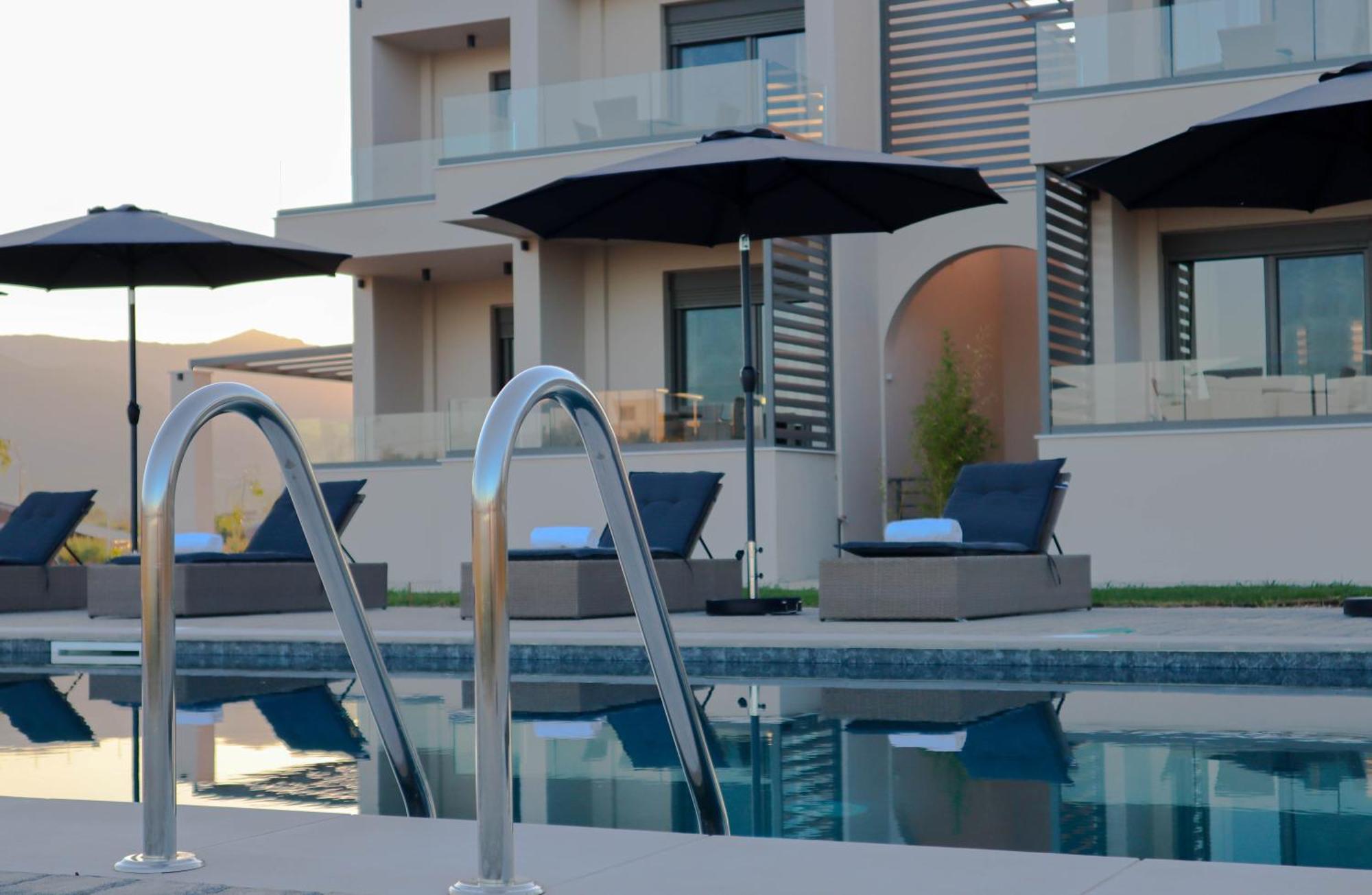 Almyres Luxurious Residences Míloi Extérieur photo