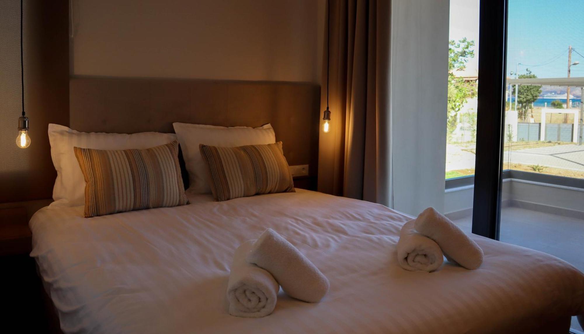 Almyres Luxurious Residences Míloi Extérieur photo